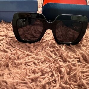 Gucci Glossy Black Oversized Sunglasses